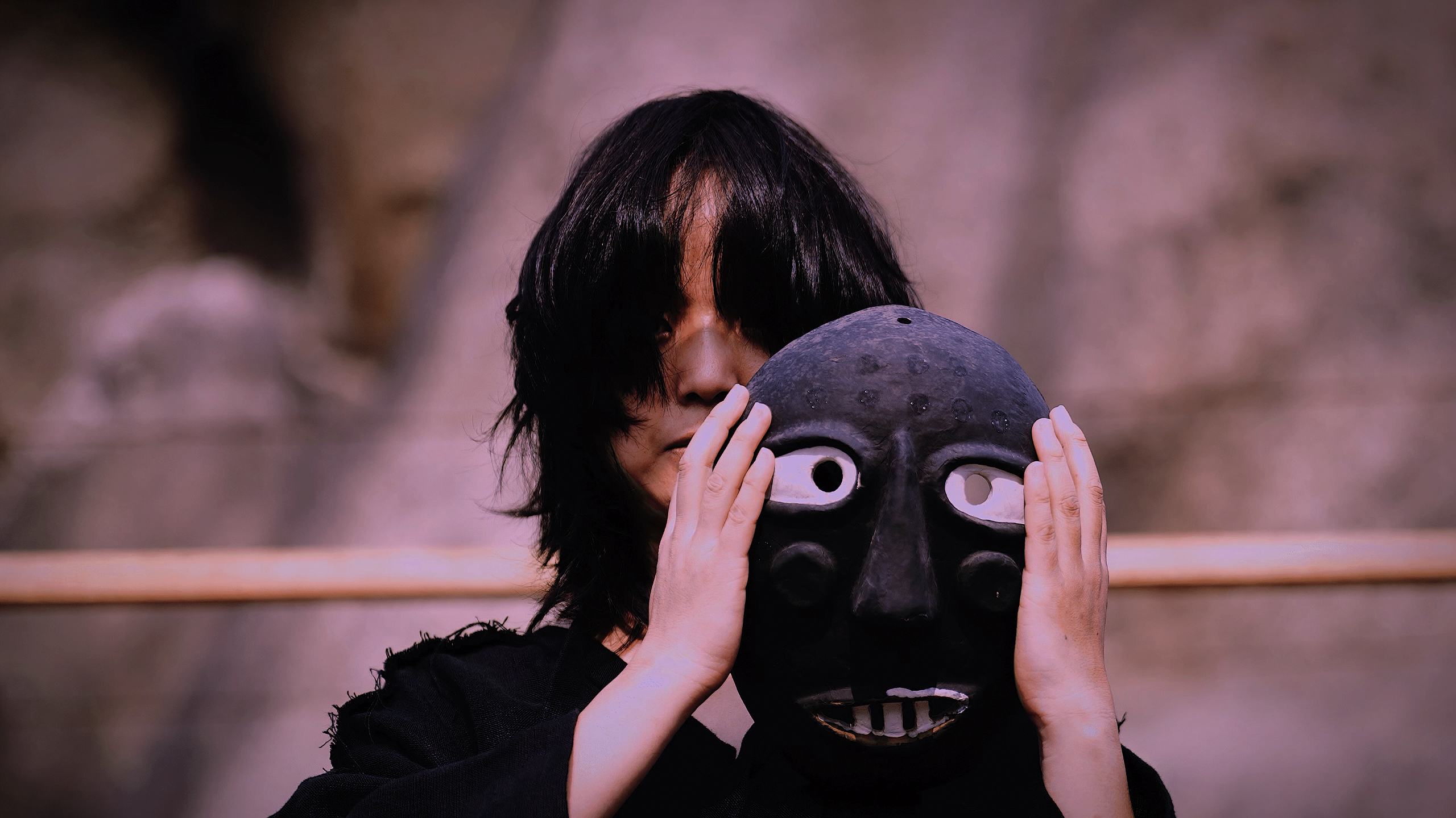 Korean Ritual Artist & Digital Healer